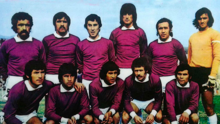 1975 - Deportes Concepción es vicecampeón de la Primera División Nacional.